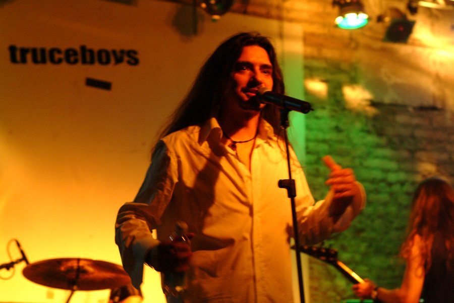 Markonee live